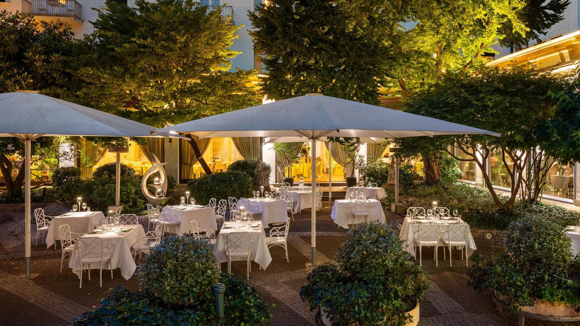 فندق Europäischer Hof هايدلبرغ المظهر الخارجي الصورة The restaurant's garden