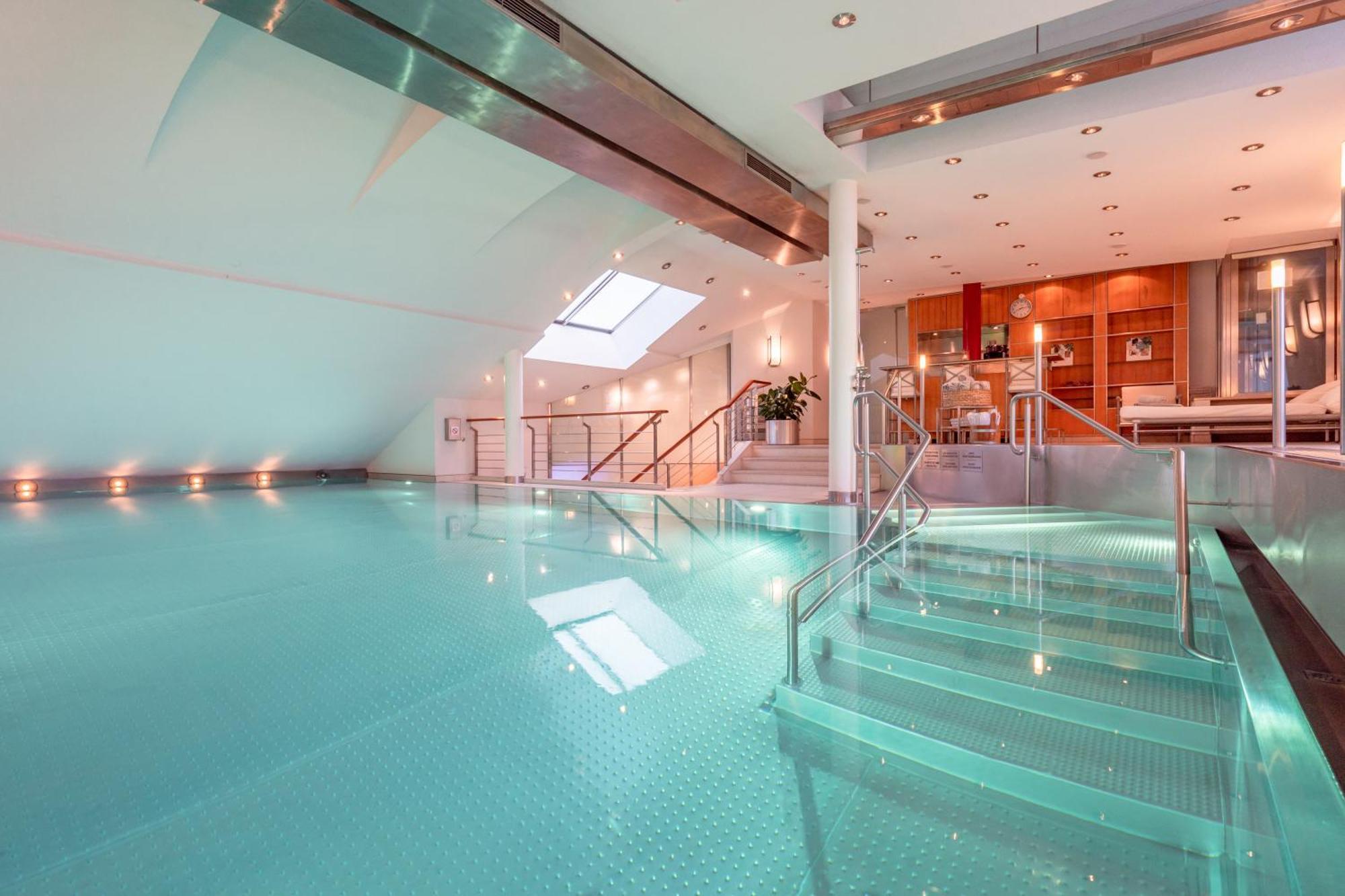 فندق Europäischer Hof هايدلبرغ المظهر الخارجي الصورة The swimming pool